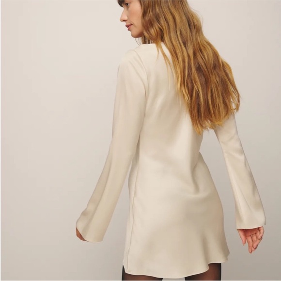 Elegant Cream Satin Dress - Picture 4 of 6